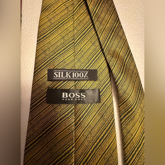 Bundle Hugo Boss Ties. - Picture 3 of 10